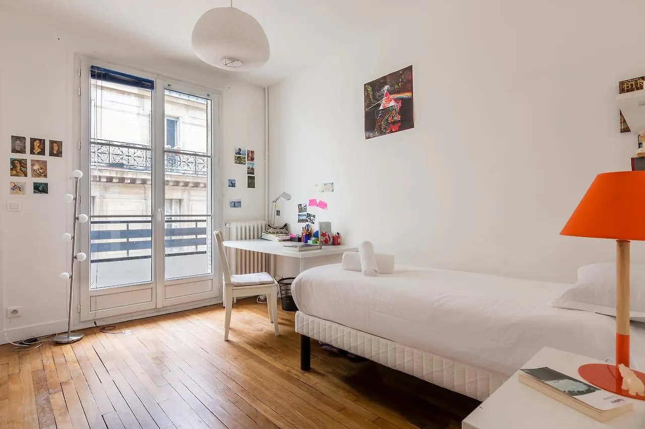 Veeve - Luxembourg Chic Apartment Paris