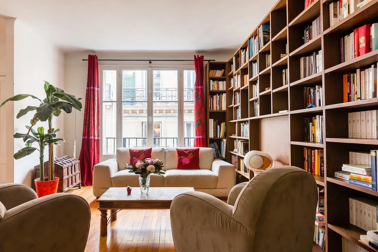 Veeve - Luxembourg Chic Apartment Paris France