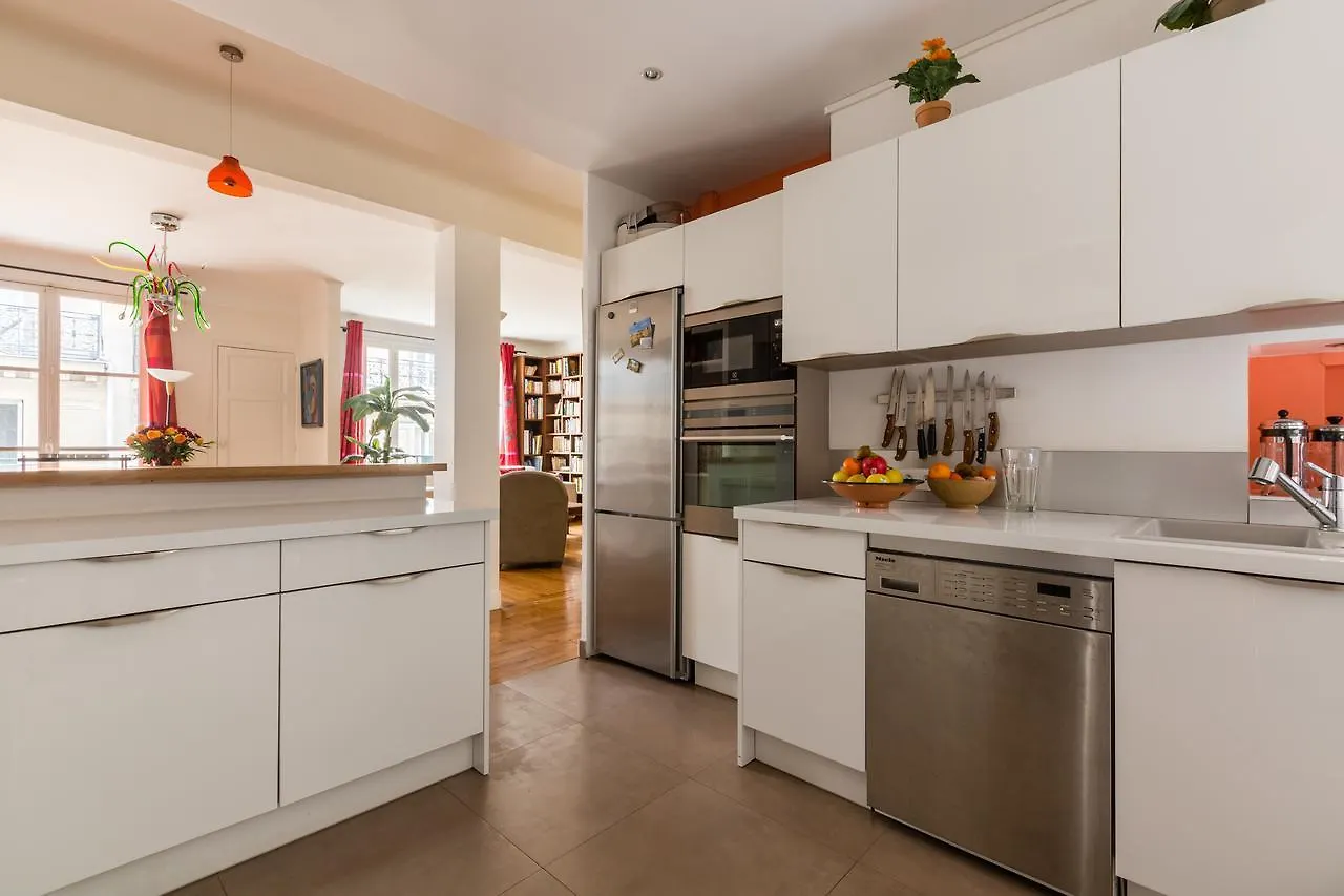 Veeve - Luxembourg Chic Apartment Paris